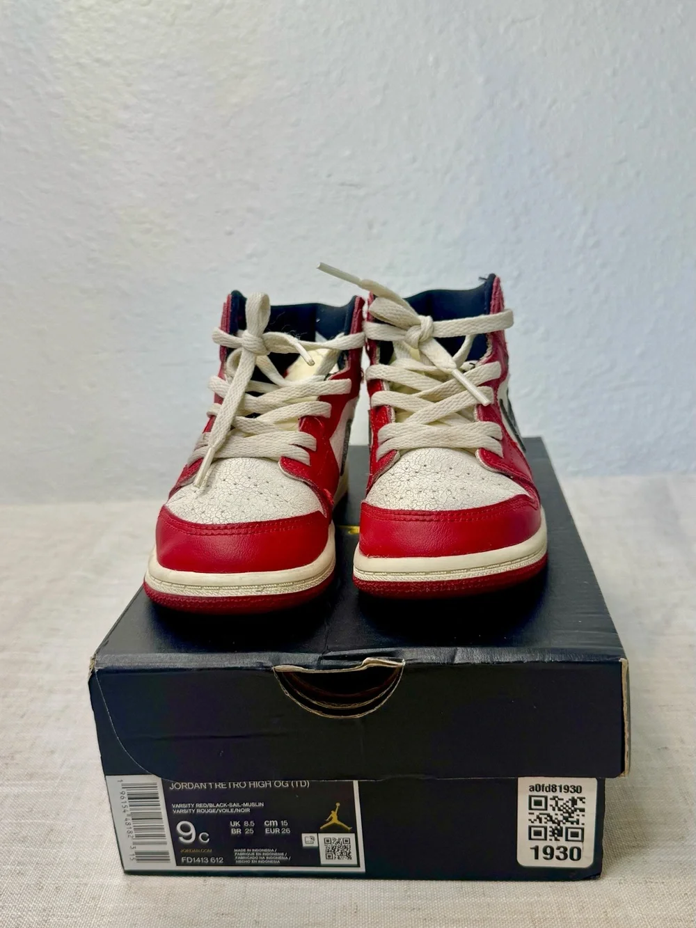 Nike Jordan 1 High OG Lost and Found Chicago Red and White Sneakers 9C EUC